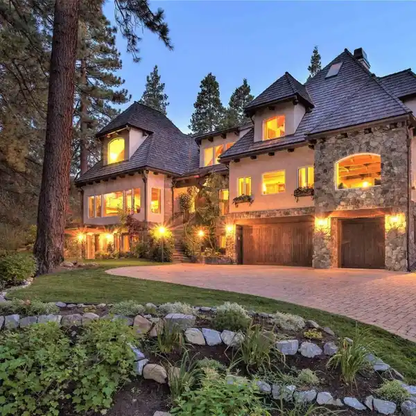 FABULOUS GLENBROOK ESTATE PROPERTY