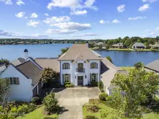 Extraordinary Waterfront Retreat in Reunion