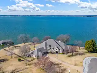 Gorgeous Lake Sanctuary