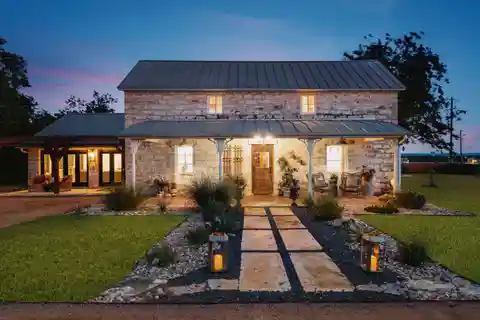 Magnificent Homestead Blending History and Luxury