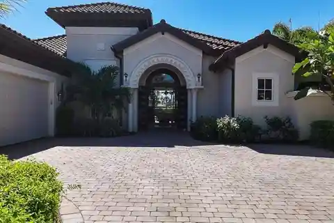 Meticulously Updated Residence in the Majors at Lely Resort