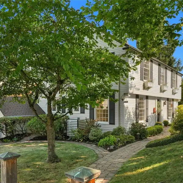 BEAUTIFULLY REMODELED FARMHOUSE