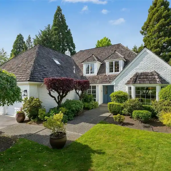 TURNKEY CLASSIC WITH A TIMELESS PLAN
