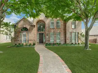 Stunning Home in Upscale Lakes on Legacy Drive