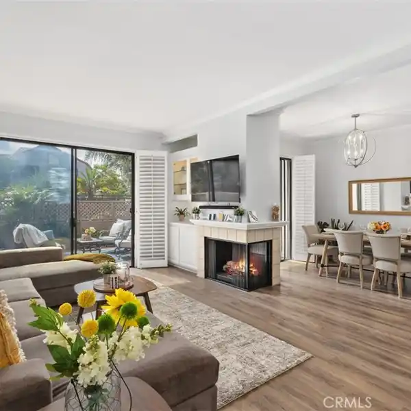 ELEGANT TOWNHOME IN COVETED LAS FUENTES