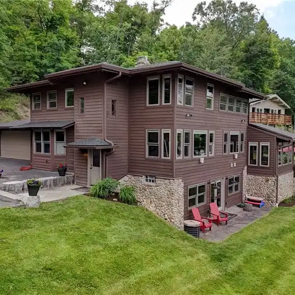 SIX ACRES OF PRIVACY ON CANANDAIGUA LAKE