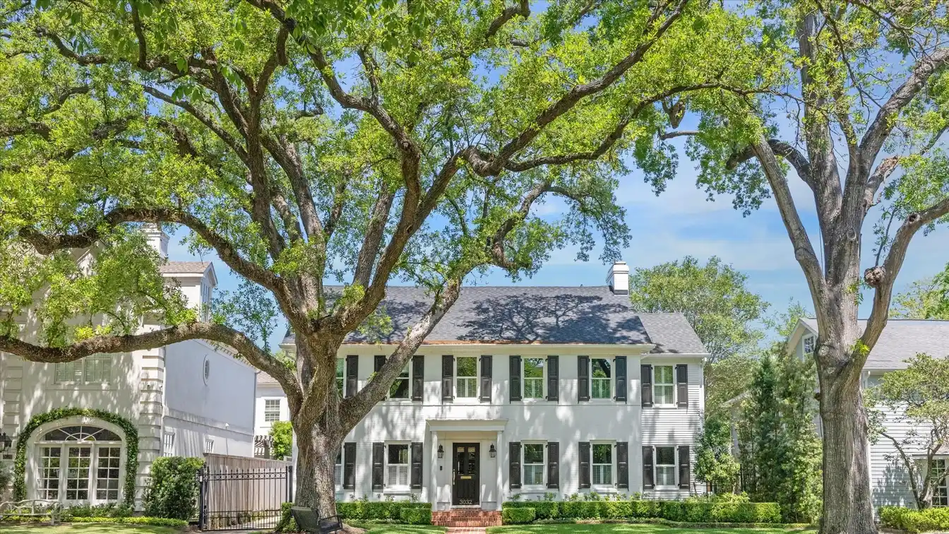 Brick Traditional Home in Avalon Place