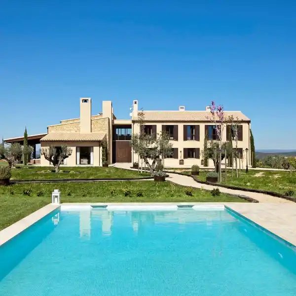 RECENTLY CONSTRUCTED PROPERTY WITH RUSTIC STYLE