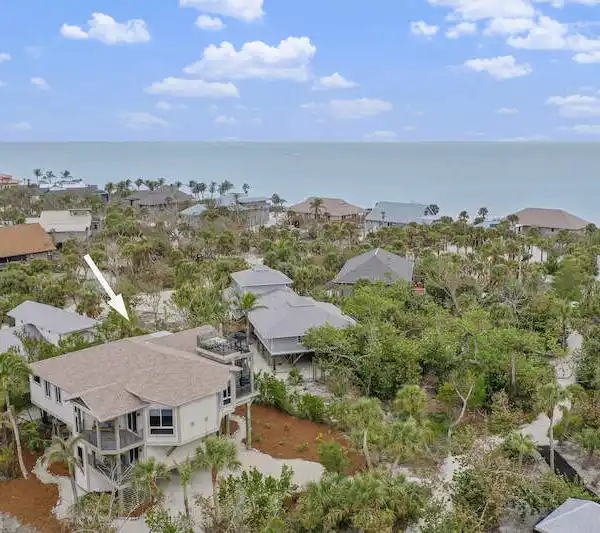 BEAUTIFUL FULLY FURNISHED HOME IN A FABULOUS LOCATION