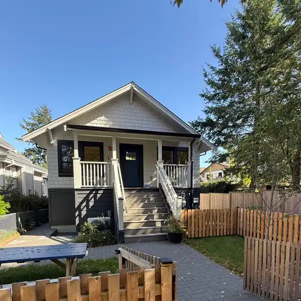 NEW HALF-DUPLEX IN DESIRABLE CEDAR COTTAGE