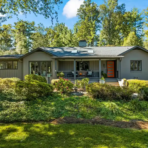 TRANQUIL HOME IN PRESTIGIOUS BILTMORE FOREST