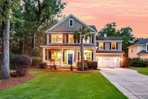 Beautifully Maintained Home in the Pembroke Section of Park West