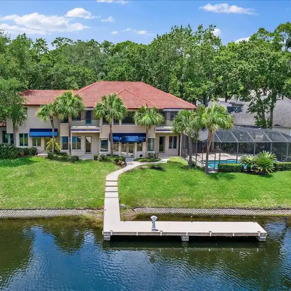 BEAUTIFUL MEDITERRANEAN VILLA ON THE YACHT BASIN