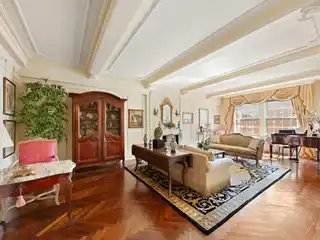 Sprawling Nine-Room Residence