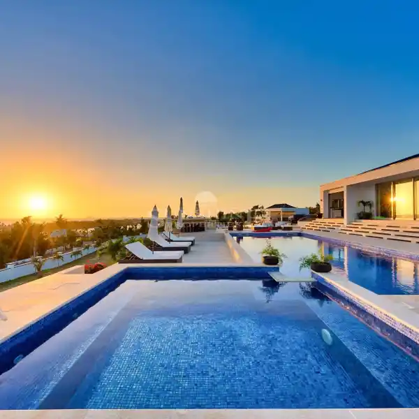 VILLA LE GRAND BLUE