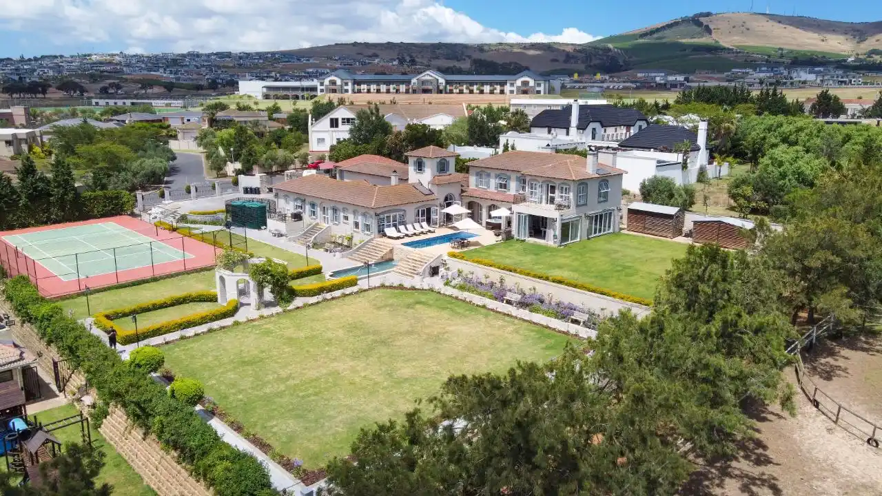 Seven Bedroom House for Sale in Durbanville