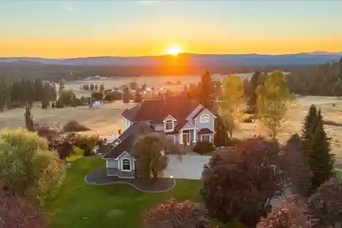 Privacy and Sunset Views on Ten Acres