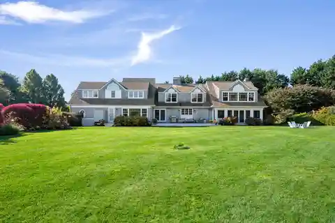 Six Bedroom Hamptons Summer Rental