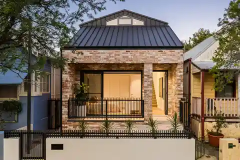 Striking Contemporary Living