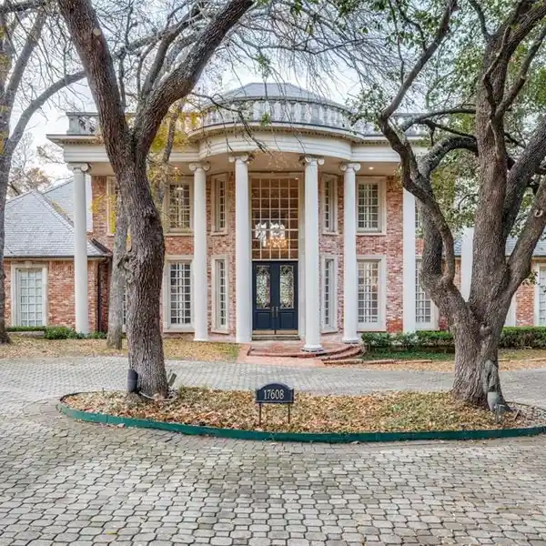 EXCEPTIONALLY WELL BUILD HOME WITH GOLF COURSE VIEWS
