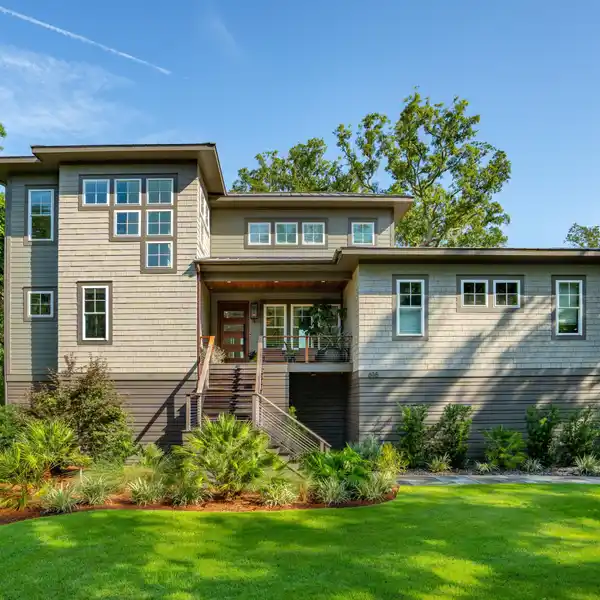 CUSTOM-CRAFTED LOW COUNTRY HOME SET ON PARROT CREEK