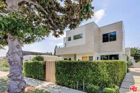 Contemporary Luxury with Minimalist Elegance