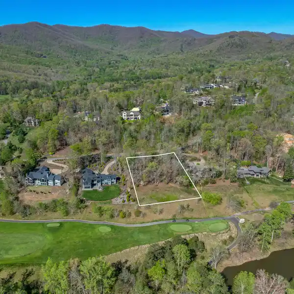 LARGE GOLF COURSE LOT IN THE CLIFFS AT WALNUT COVE