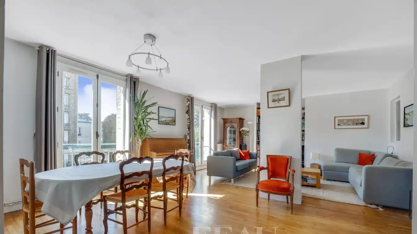 Lovely Five Bedroom Apartment
