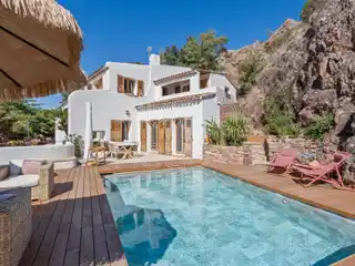 Beautifully Renovated Villa with Modern Elegance