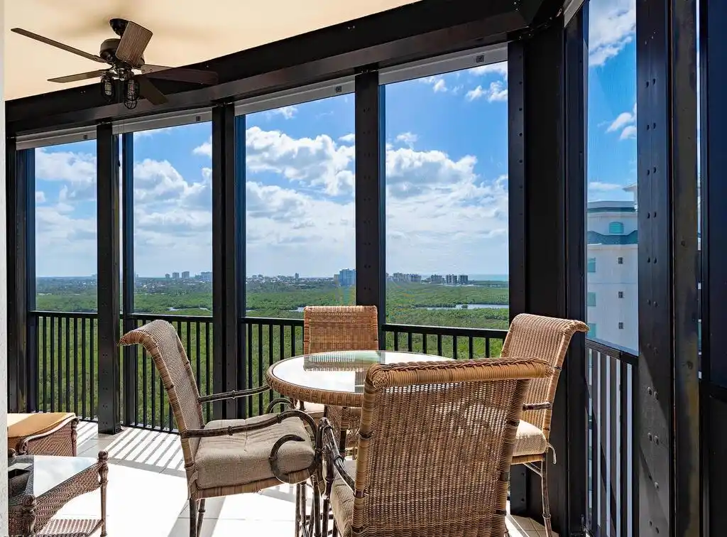 Stunning Sky Residence at Cove Towers