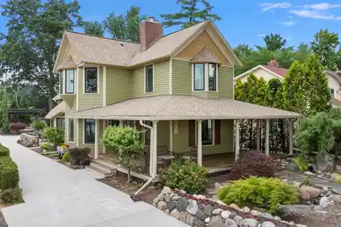 Lakefront Serenity with Private Dock Access