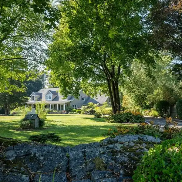 ONE OF A KIND PROPERTY IN A FANTASTIC LOCATION