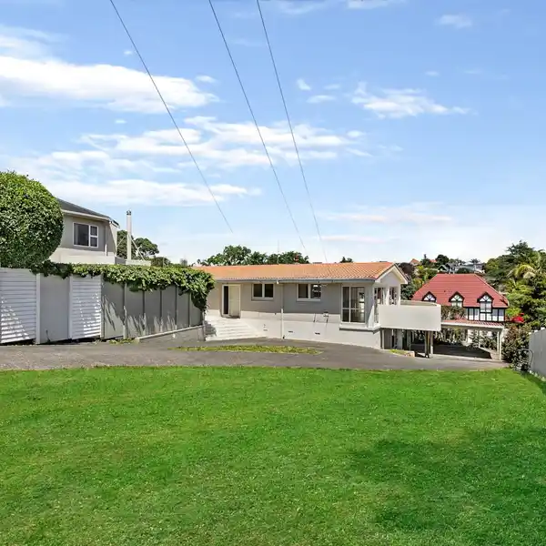 GREAT POTENTIAL IN PRIME LOCATION