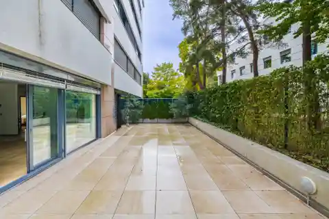 Luxury Apartment Blending Tranquility and Convenience