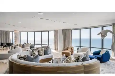 Extraordinary Gulf-front Penthouse at the Regent