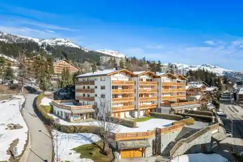 Ground Floor Apartment in the Prestigious Moubra District