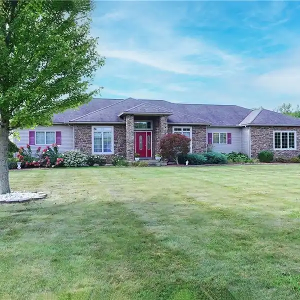 AMAZING RANCH HOME ON A QUIET DEAD END STREET