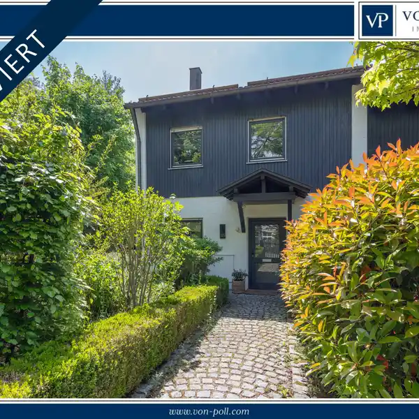 TASTEFULLY RENOVATED AND REFURBISHED RESIDENCE