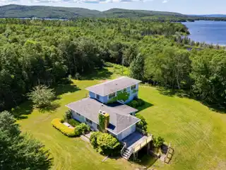 Ultimate Lakeside Retreat