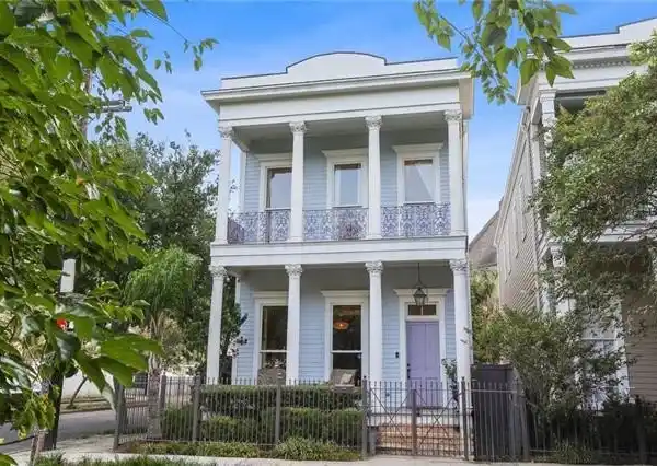 EXCEPTIONAL LOWER GARDEN DISTRICT DOUBLE-GALLERY RESIDENCE