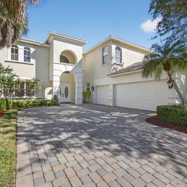 EXPANSIVE LUXURY HOME WITH GRAND OPEN LIVING SPACES