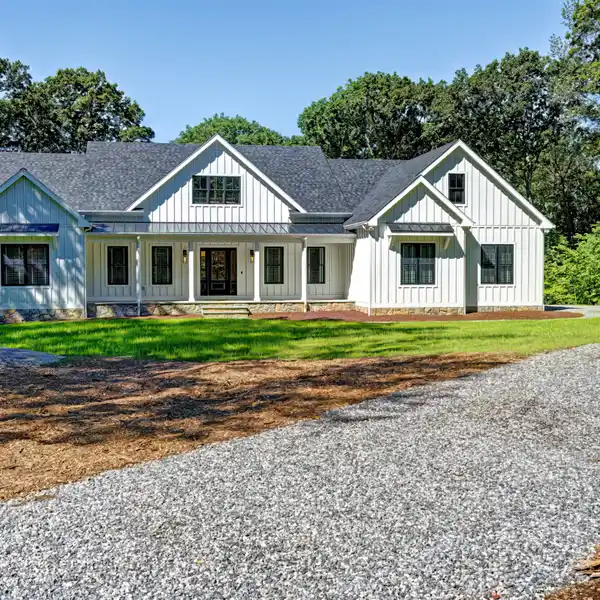 BARELY-LIVED-IN CUSTOM RANCH HOME
