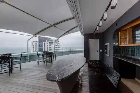 Extraordinary Luxury Penthouse