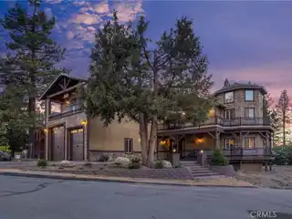 Exquisite Mountain Retreat in Tranquil Neighborhood