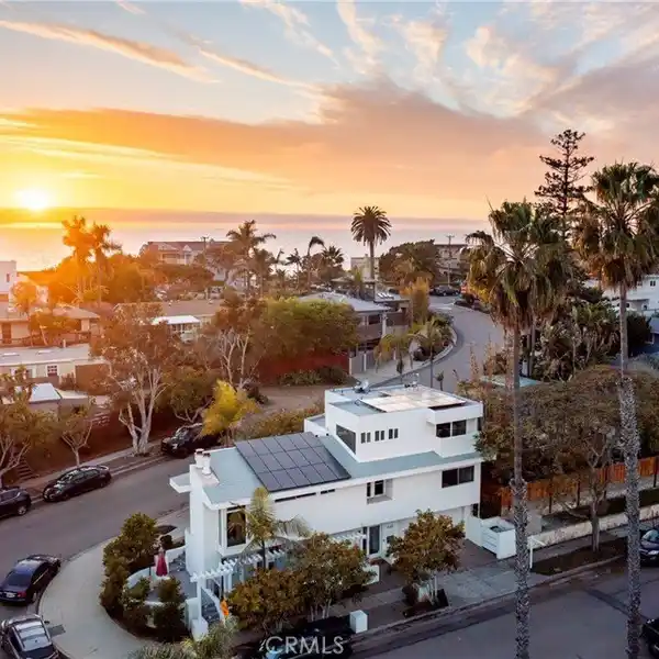 DREAM BEACHSIDE OASIS