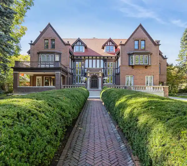 EVANSTON LANDMARK OPPORTUNITY