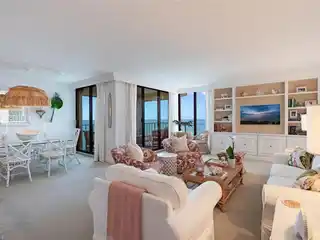 Beautifully Updated Residence at Lausanne