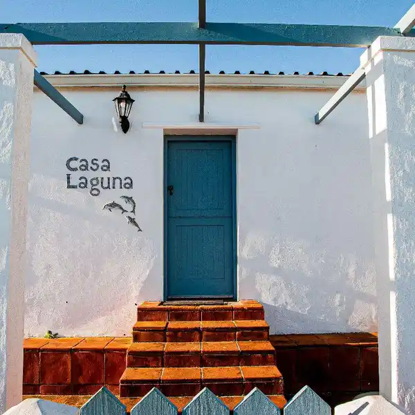 CHARMING COTTAGE ON PRIZED COASTAL LAND