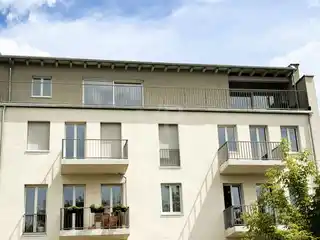 Modern Top-floor Apartment