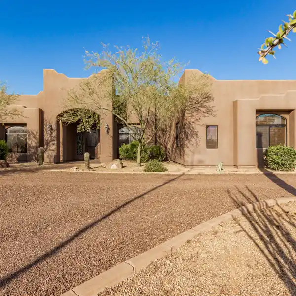 ELEGANT RESIDENCE ON THREE PRISTINE ACRES